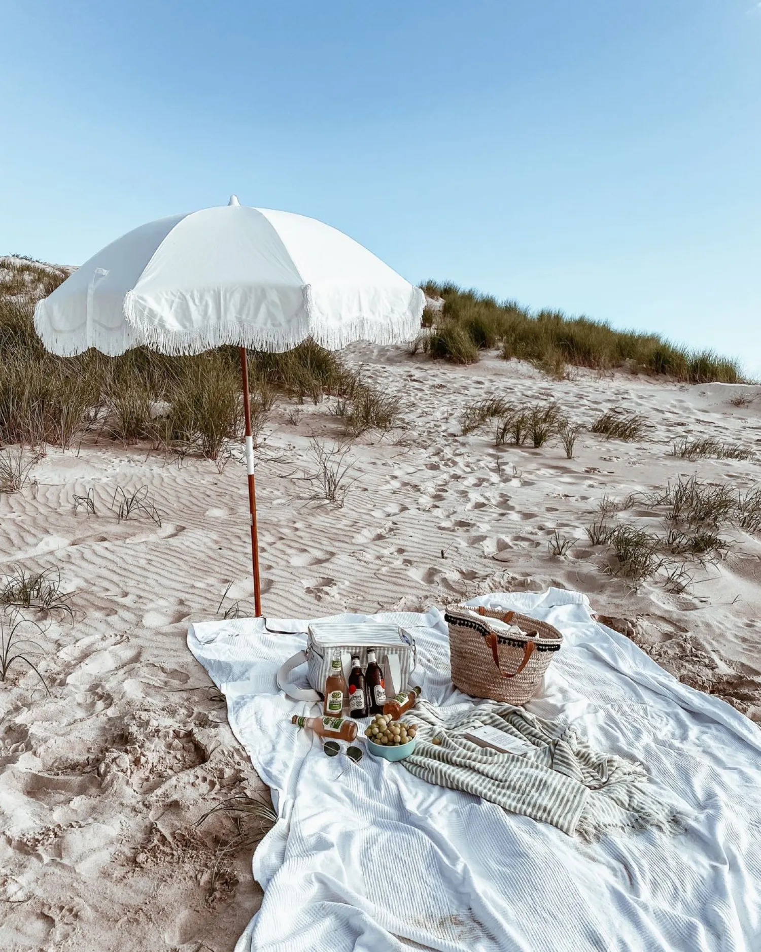 The Holiday Beach Umbrella - Antique White^Business & Pleasure Co. Online