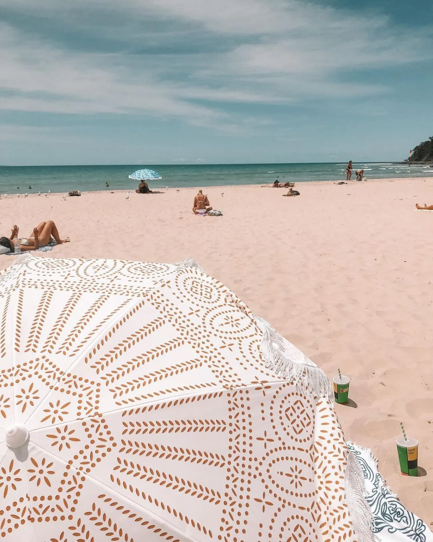 The Holiday Beach Umbrella - Eyelet^Business & Pleasure Co. Outlet