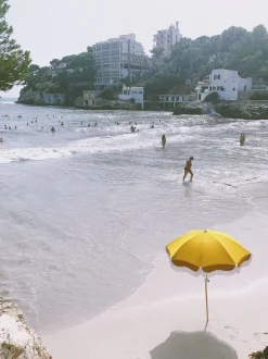 The Holiday Beach Umbrella - Vintage Gold^Business & Pleasure Co. Sale